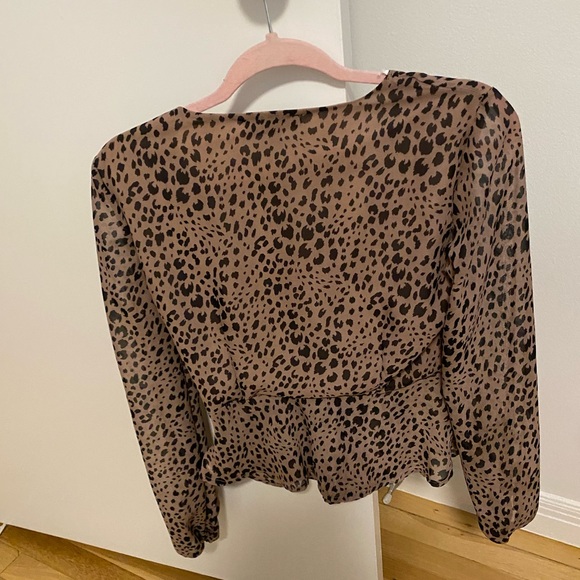 Lulus Having A Moment Taupe Leopard Print Balloon
Sleeve Top - Picture 6 of 9